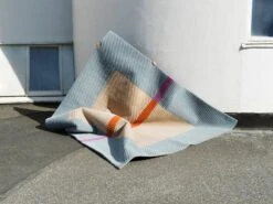 Akaatti Teppich, Beige - Hellblau 7 Akaatti Teppich, Beige - Hellblau -cardport shop Finarte Galleria JusliMaunula Akaatti mood 2