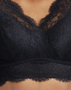 Bralette "Emilia" Black -cardport shop sugarshape bralette emilia black front detail single crop 1