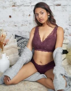Bralette "Suki" Maroon -cardport shop sugarshape bralette suki maroon front editorial single full 2